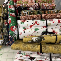 LA Finch Fabrics - Quilting cotton 1 yard end cuts Christmas