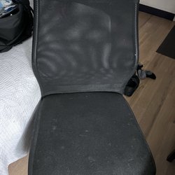 Red Roof Plus+ - Dirty chair