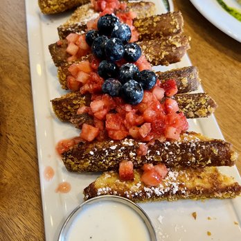 Blu Jam Cafe - Crunchy French Toast - Breakfast & Brunch Near Me - Los Angeles, California Blu Jam Cafe - Crunchy French Toast - Breakfast & Brunch Near Me - Los Angeles, California