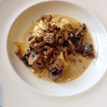 Auberge du Pommier - Winterlicious 2016 Northern woods mushroom pasta - French Near Me - Toronto, Ontario