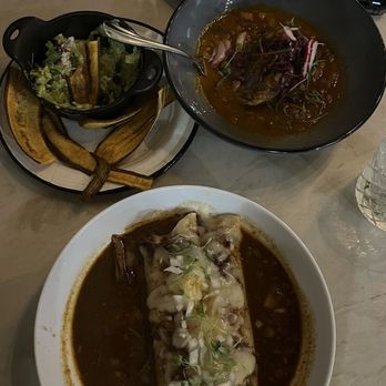 Maestro Restaurant - Carne and su jugo (blue plate), Burritas (white plate) - Cocktail Bars Near Me - Pasadena, California