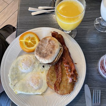 Atlantic Oceanside - Eggs always cooked to perfection!! - Hotels Near Me - Bar Harbor, Maine