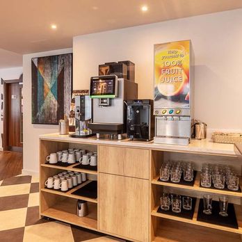 Ramada Encore Leicester - Breakfast Area - Hotels Near Me - Leicester, LCE