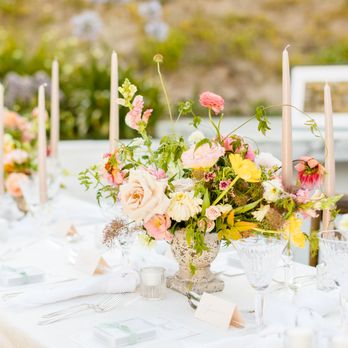Inessa Nichols Design - table arrangements - Floral Designers Near Me Inessa Nichols Design - table arrangements - Floral Designers Near Me