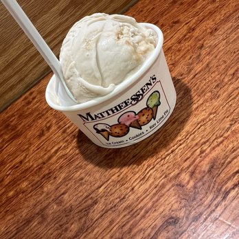Mattheessen's - Dulce de leche and apple pie ice cream - Desserts Near Me - Nashville, Tennessee Mattheessen's - Dulce de leche and apple pie ice cream - Desserts Near Me - Nashville, Tennessee