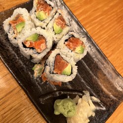 Ebizo Japanese Restaurant - Spicy Salmon and Avocado Roll