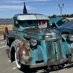 Hella Bomb Tacos - Cool truck at the car show