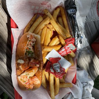 Dune Brothers - Lobster roll - New American Near Me - Providence, Rhode Island Dune Brothers - Lobster roll - New American Near Me - Providence, Rhode Island