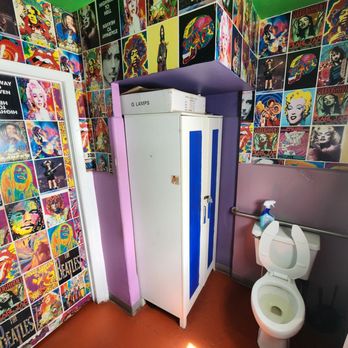 Magnolia Cafe - ONE OF THE COOLEST BATHROOMS - Coffee & Tea Near Me - Fort Lauderdale, Florida Magnolia Cafe - ONE OF THE COOLEST BATHROOMS - Coffee & Tea Near Me - Fort Lauderdale, Florida