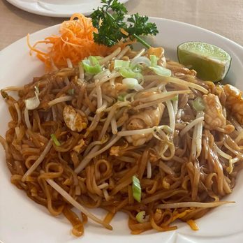 Libby's Thai Bistro - Calamari pad Thai - Thai Near Me - St. Augustine, Florida