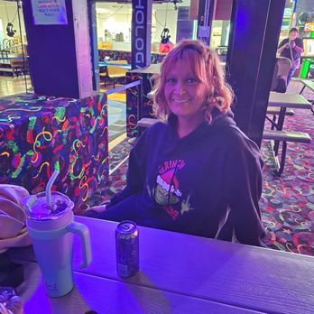 Ghostly Manor Thrill Center - Taking a break before going back to the skate floor. - Amusement Parks Near Me - Sandusky, Ohio Ghostly Manor Thrill Center - Taking a break before going back to the skate floor. - Amusement Parks Near Me - Sandusky, Ohio