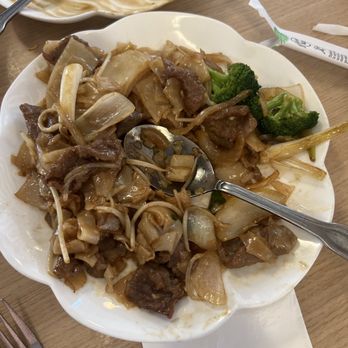 Shun Feng - Beef chow fun - Vegetarian Near Me - Santa Cruz, California