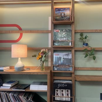 Dedo Coffee - Interior decor - Cafes Near Me - Long Beach, California