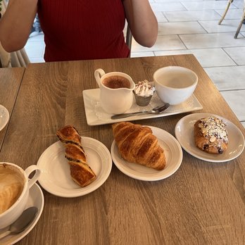 Le Cafe Du Sud - London fog, chocolate twist, plain croissant, Almond Chocolate croissant, famous hot chocolate, and pistachio/tiramisu coffee - Bakeries Near Me - Las Vegas, Nevada