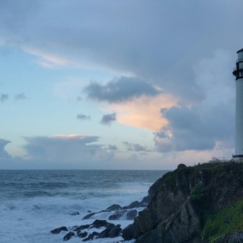 HI-Pigeon Point Lighthouse Hostel - Hostels Near Me - Pescadero, California