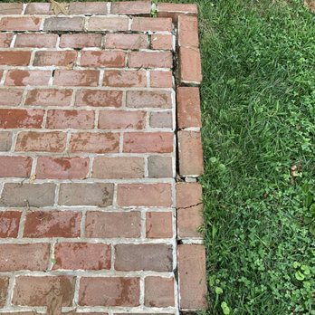 Burns Masonry & Construction - a crack in a brick wall - General Contractors Near Me - Collegeville, Pennsylvania