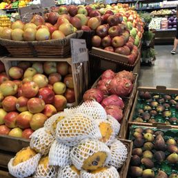 Figs, apples, dragon fruits Figs, apples, dragon fruits