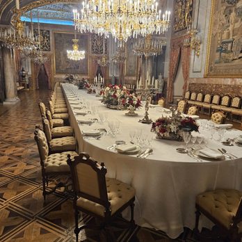Palacio Real de Madrid - Landmarks & Historical Buildings Near Me - Madrid, M