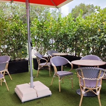 Carrot Express - Exterior seating area - Salad Near Me - Miami, Florida Carrot Express - Exterior seating area - Salad Near Me - Miami, Florida