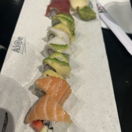 Rainbow Roll. Not bad, but not great either. No depth of flavors.
