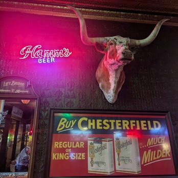 Howard's - Bars Near Me - Stillwater, Minnesota