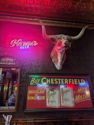Howard's Bar by null