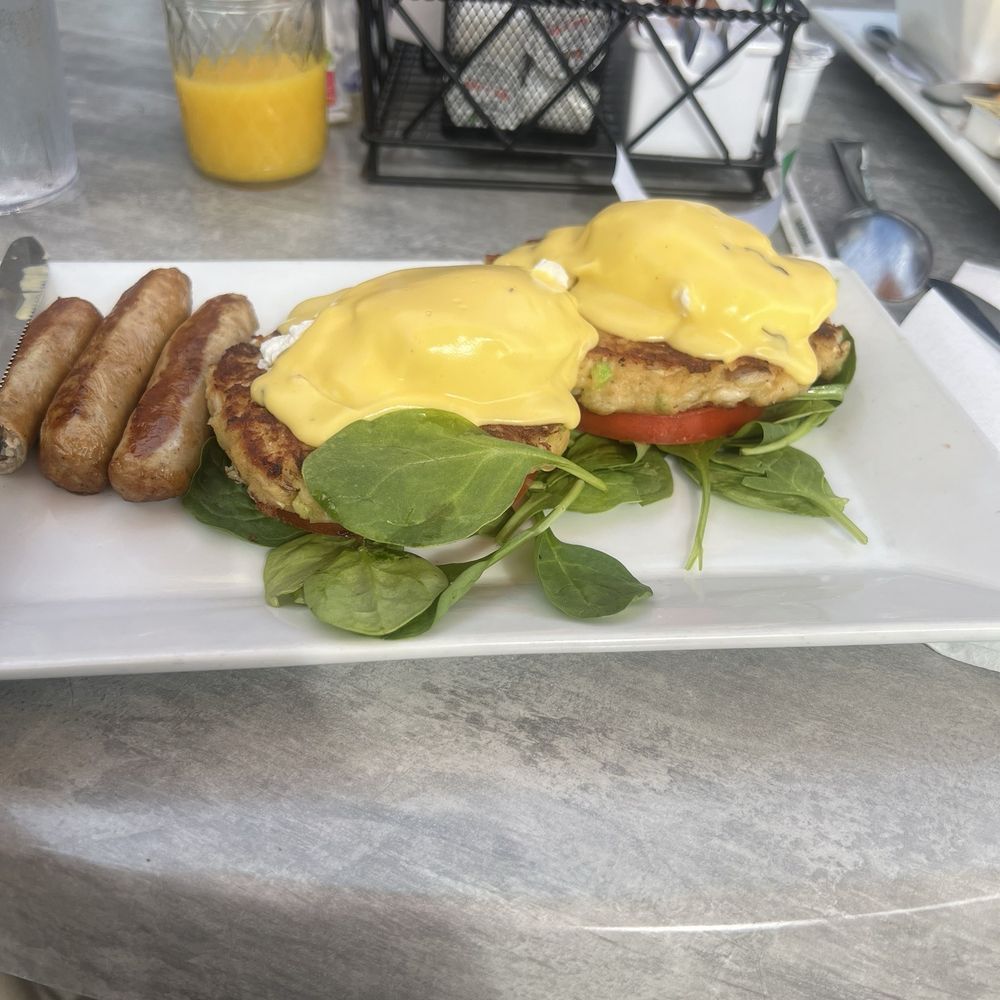 Lemon Tree - Crabcake eggs Benedict - Breakfast & Brunch Near Me - Vero Beach, Florida Lemon Tree - Crabcake eggs Benedict - Breakfast & Brunch Near Me - Vero Beach, Florida