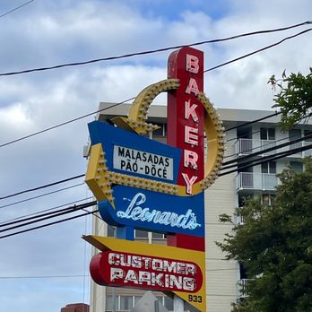 Leonard's Bakery - Bakeries Near Me - Honolulu, Hawaii