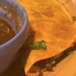 Los 3 Amigos - Birria Tacos