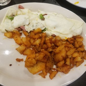 Maple Leaf Diner - Egg white omelet and hashbrowns - American Near Me - Dallas, Texas
