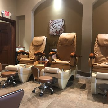 Q Nails - Love that they are so clean and offer the hot stones with pedicures - Nail Salons Near Me - Burnsville, Minnesota