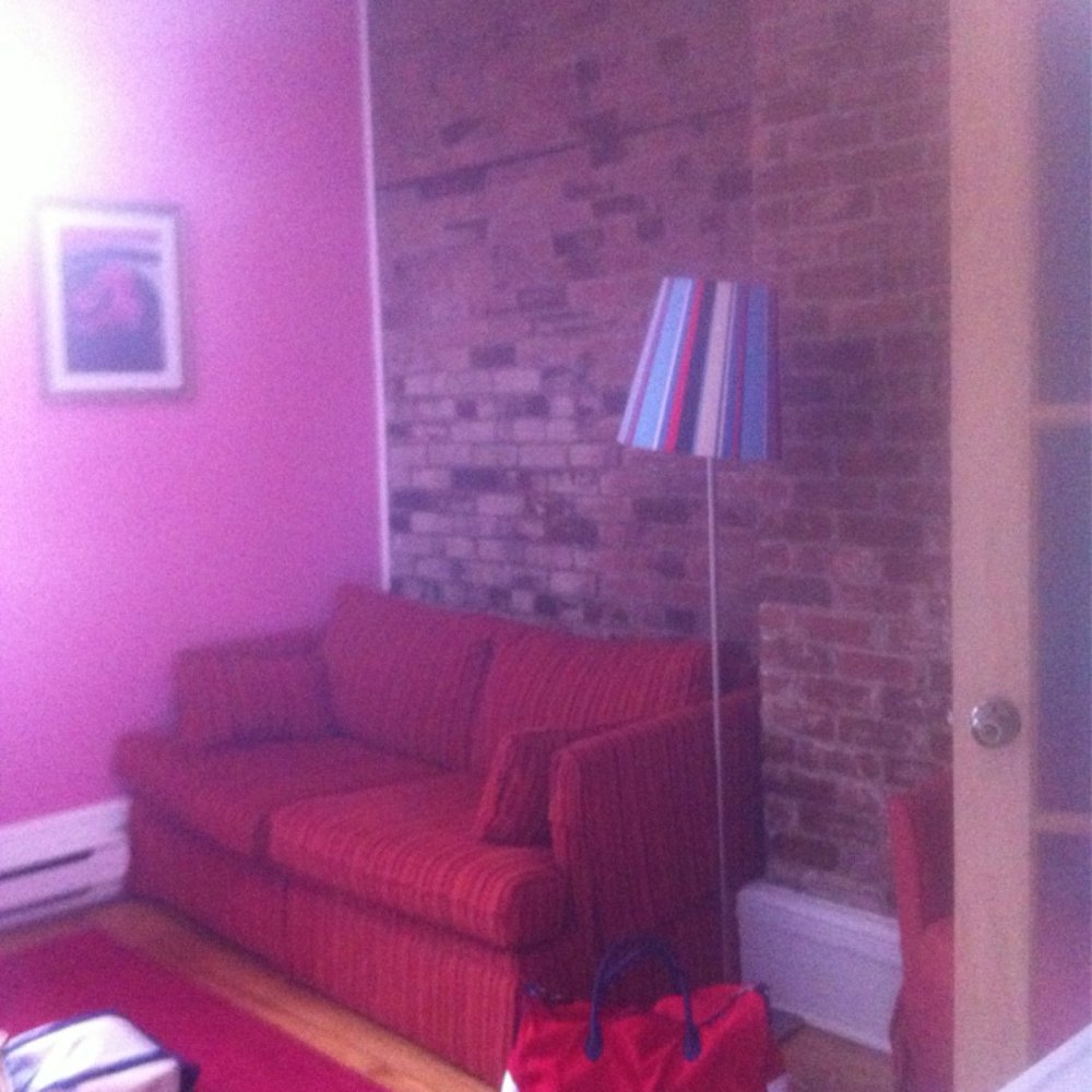 University Bed & Breakfast - Living room in the Red Room - Hotels Near Me - Montreal, Quebec University Bed & Breakfast - Living room in the Red Room - Hotels Near Me - Montreal, Quebec