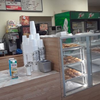 Jack's Donuts - Look it's opened until 10 p.m., come to get your donuts. - Donuts Near Me - Lynwood, California