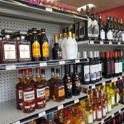 Casey's - Liquor and wine