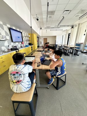 BUILD PLAY LEARN LABS - Updated November 2025 - 13 Photos - East Palo ...