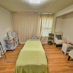 Eltouch Massage & Bodywork - Studio Interior.