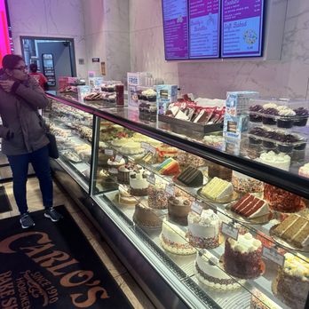 Carlo's Bake Shop - Patisserie/Cake Shop Near Me - New York, New York