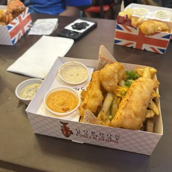 Gordon Ramsay Fish & Chip - Fish and chips Tarter sauce Sriracha aïoli - Seafood Near Me - Reno, Nevada Gordon Ramsay Fish & Chip - Fish and chips Tarter sauce Sriracha aïoli - Seafood Near Me - Reno, Nevada