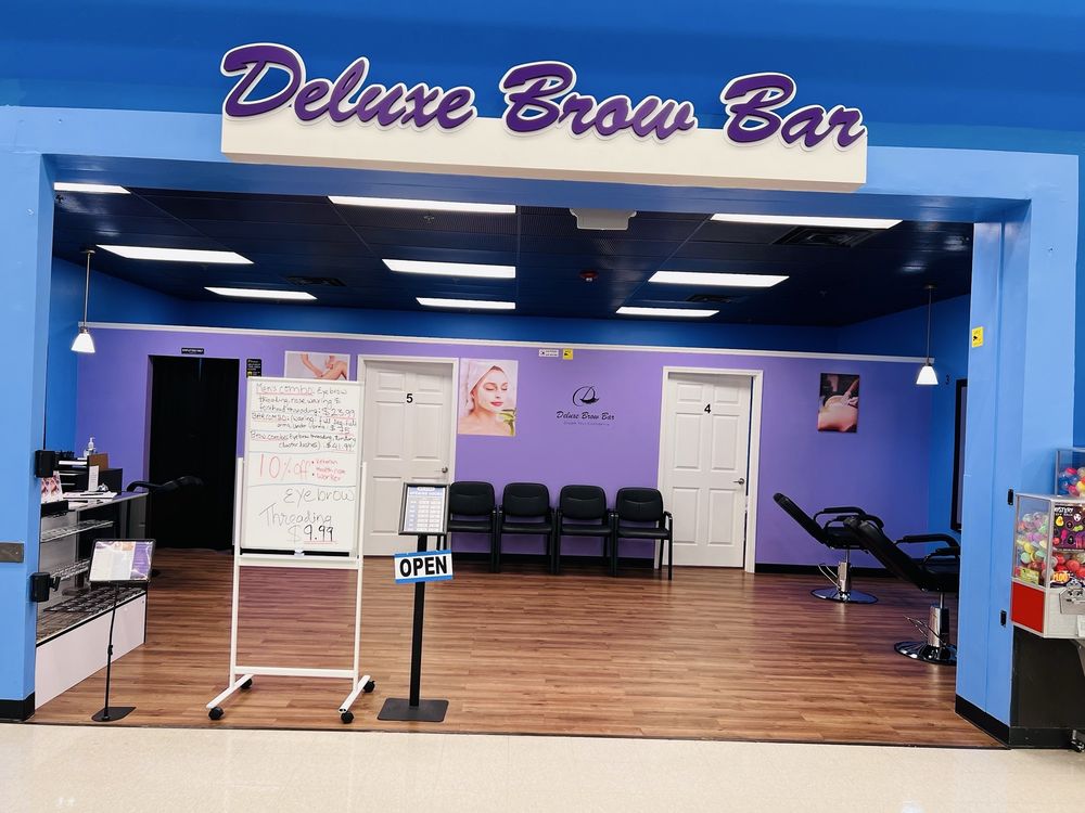 Deluxe Brow Bar Logo