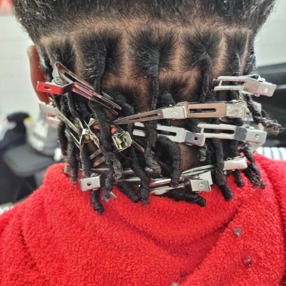 CUTZNLOCS BY DES 28 Photos 8680 W Warm Springs Rd, Las Vegas