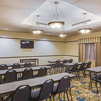 La Quinta by Wyndham Sebring - Meeting Room - Hotels Near Me - Sebring, Florida La Quinta by Wyndham Sebring - Meeting Room - Hotels Near Me - Sebring, Florida