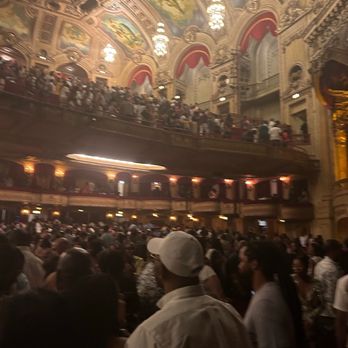Chicago Theatre - Performing Arts Near Me - Chicago, Illinois Chicago Theatre - Performing Arts Near Me - Chicago, Illinois