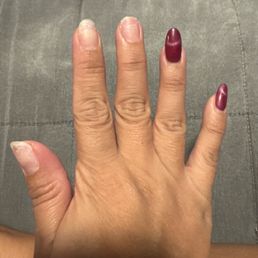 Right hand of a new full set gel-x for 2 weeks Right hand of a new full set gel-x for 2 weeks