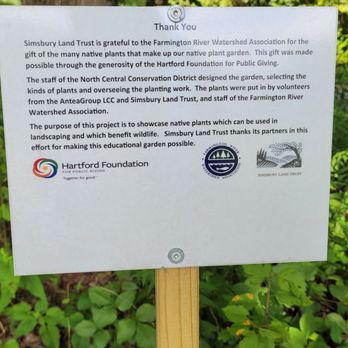 Glover Trail - Thank you sign to Farmington Water Shed Association - Hiking Near Me - Simsbury, Connecticut