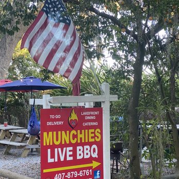 Munchies Live BBQ - Sitting area, lakefront dining - Barbeque Near Me - Mount Dora , Florida