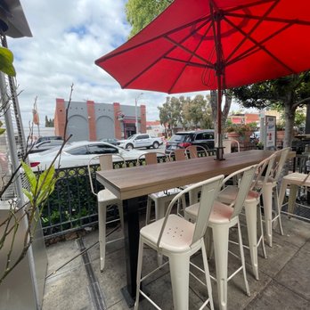 Ojai Burger - Outdoor seating, perfect for people watching with a cold beer - Burgers Near Me - Orange, California Ojai Burger - Outdoor seating, perfect for people watching with a cold beer - Burgers Near Me - Orange, California