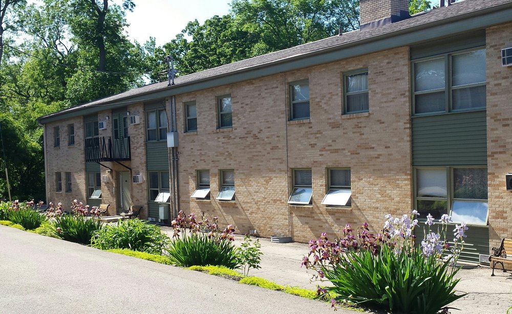 Parkwood Arms Apts - property management company in Madison, WI