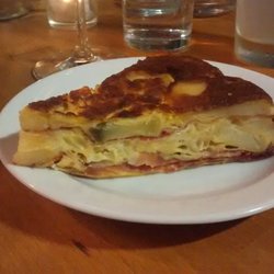 Tapasbar Biscaya - Omlette mit Kartoffeln uns Scjinken