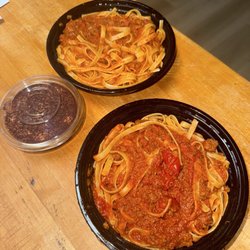 Pummarola - Fort Lauderdale - Fettuccine Bolognese & tiramisu