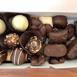 Thornebrook Chocolates - When opened, clearly no effort was made to organize the candies or make them look nice. They were just tossed in the box.